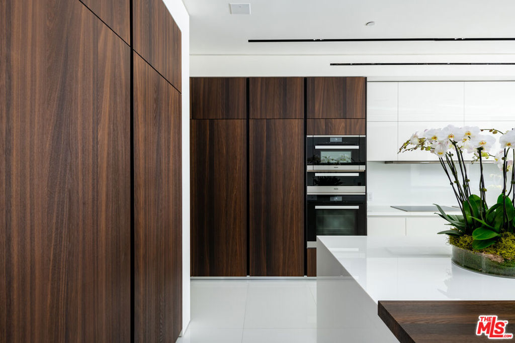 1231 Lago Vista Drive