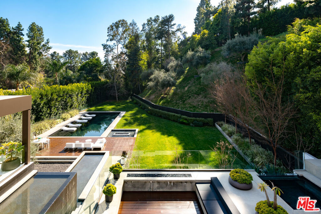 1231 Lago Vista Drive