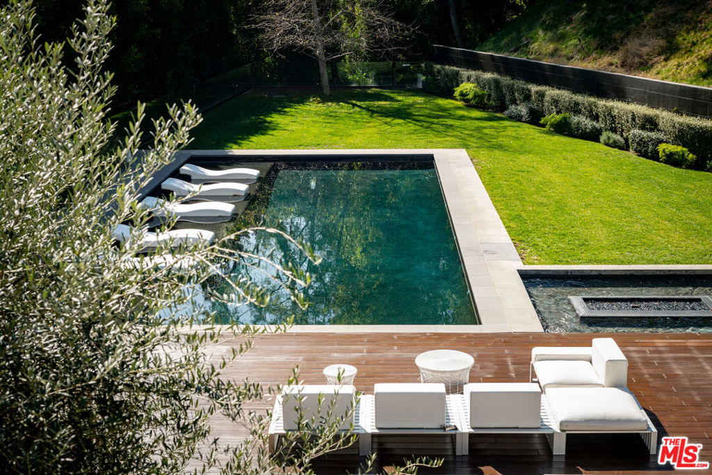 1231 Lago Vista Drive