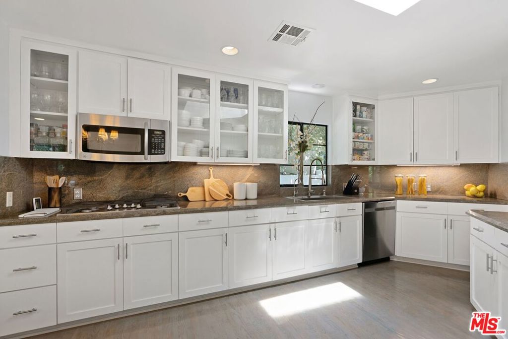 1581 Clear View Drive