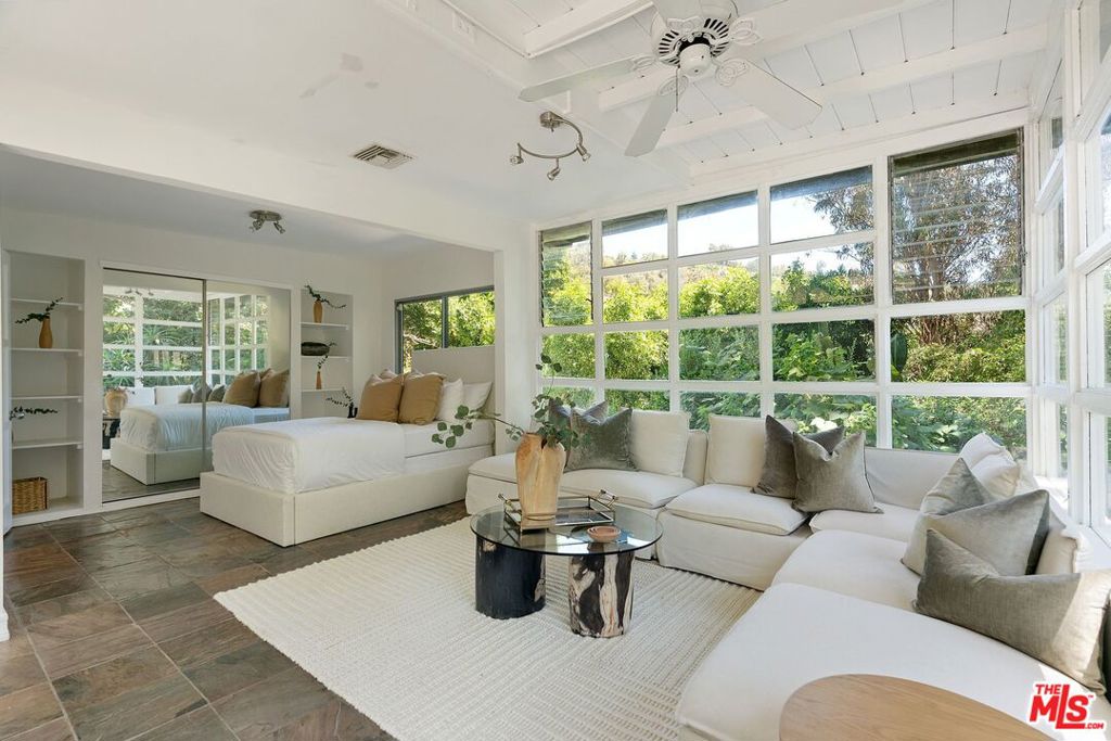 1581 Clear View Drive