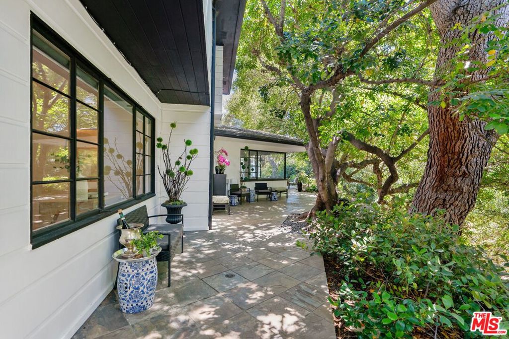 1581 Clear View Drive