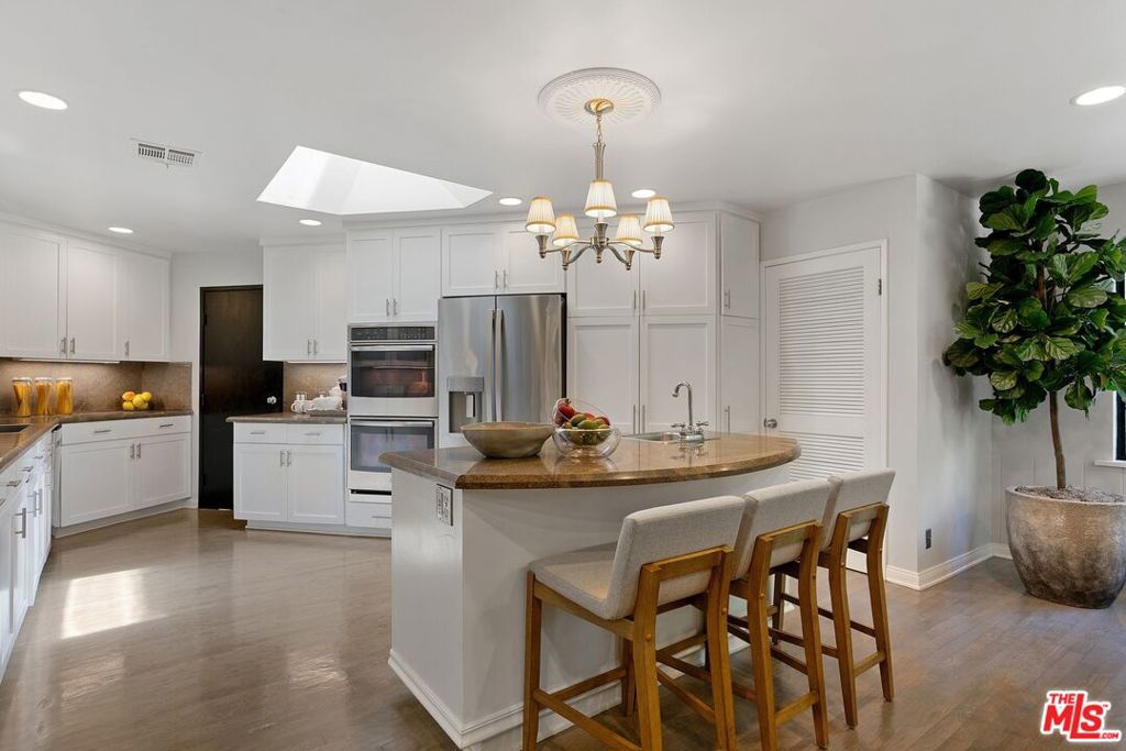 1581 Clear View Drive