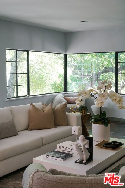 1581 Clear View Drive