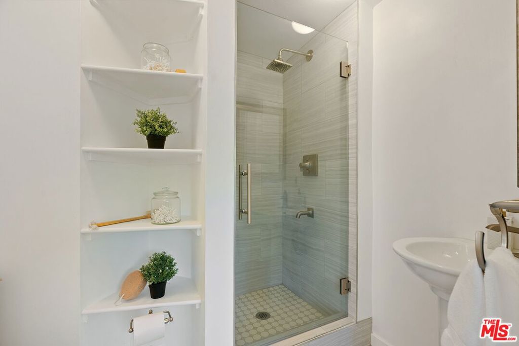 1581 Clear View Drive