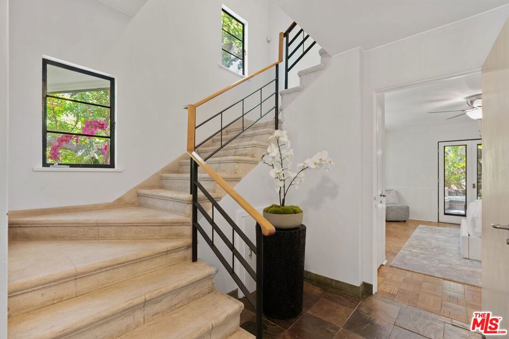1581 Clear View Drive