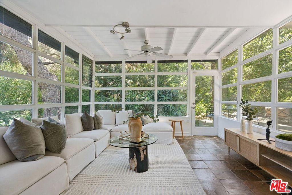 1581 Clear View Drive