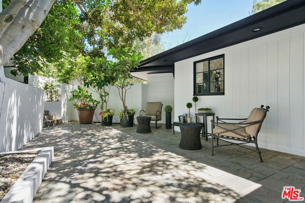 1581 Clear View Drive