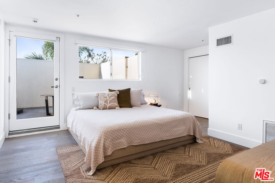 11690 Montana Ave Unit: PH303