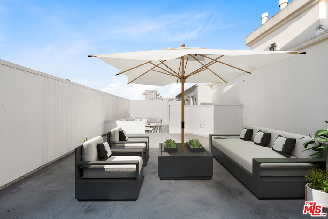 11690 Montana Ave Unit: PH303