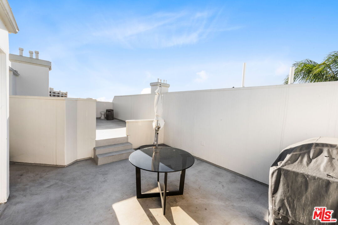 11690 Montana Ave Unit: PH303