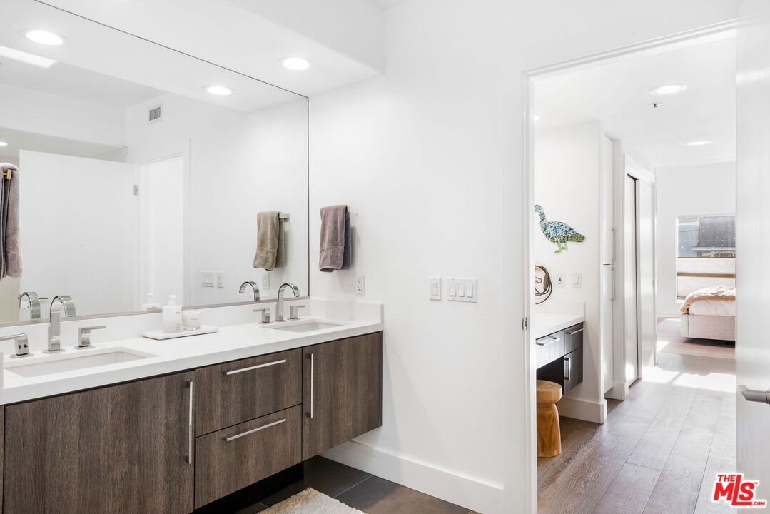 11690 Montana Ave Unit: PH303