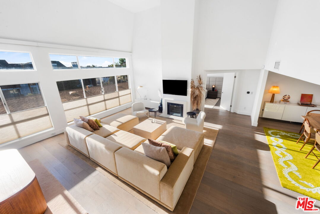 11690 Montana Ave Unit: PH303