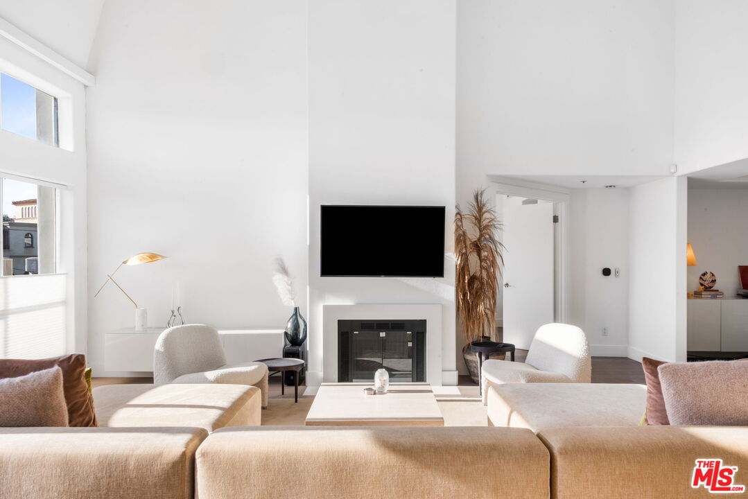 11690 Montana Ave Unit: PH303