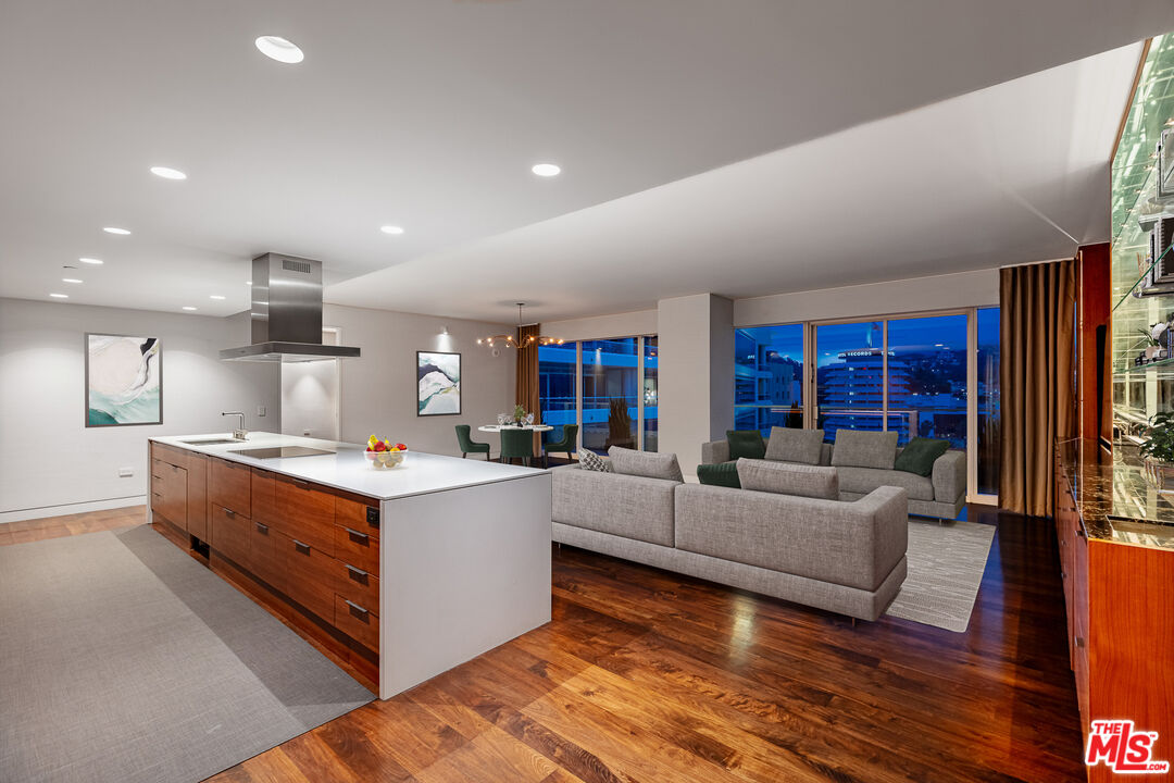 6250 Hollywood Blvd Unit: 14D