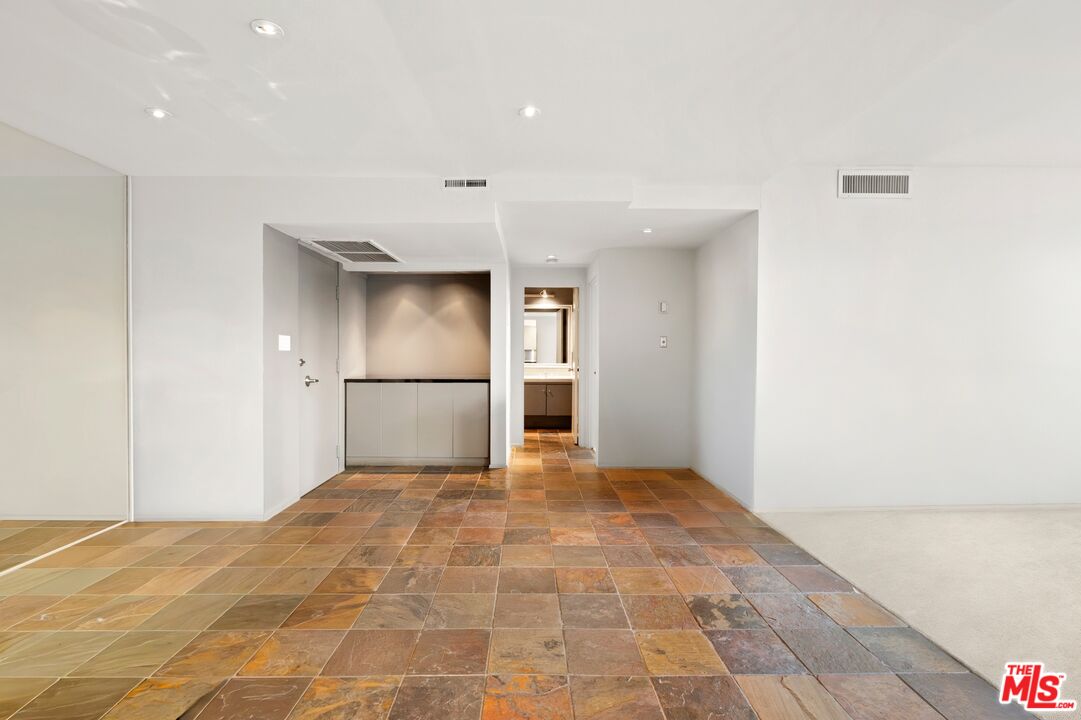 8787 Shoreham Dr Unit: 503