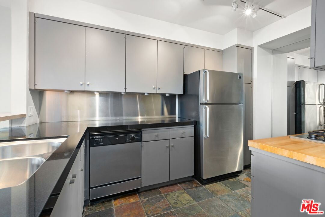 8787 Shoreham Dr Unit: 503