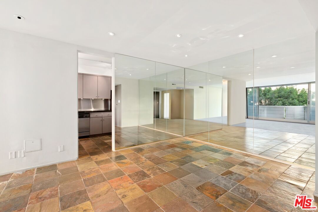 8787 Shoreham Dr Unit: 503