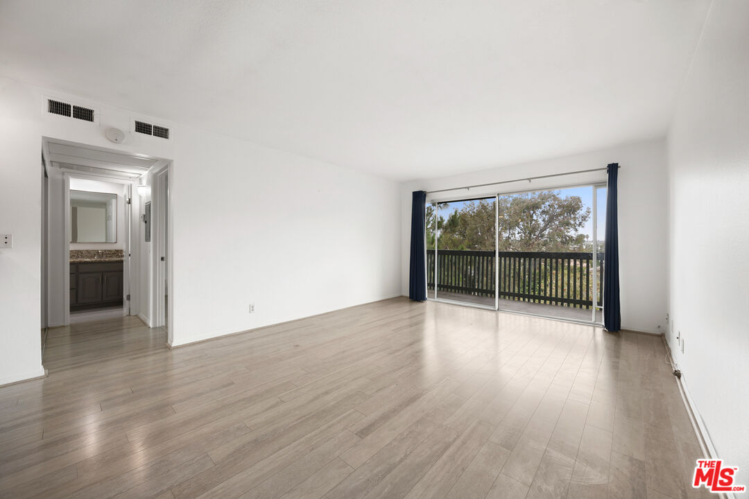 412 N Bellflower Blvd Unit: 306