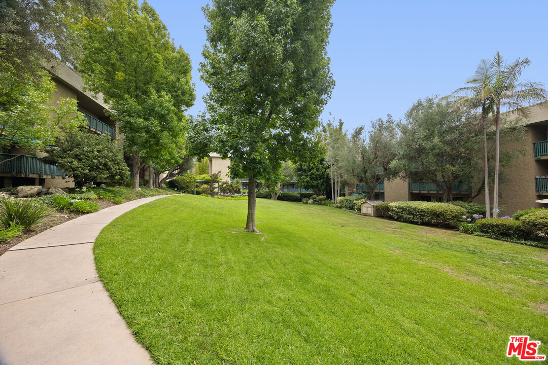 412 N Bellflower Blvd Unit: 306