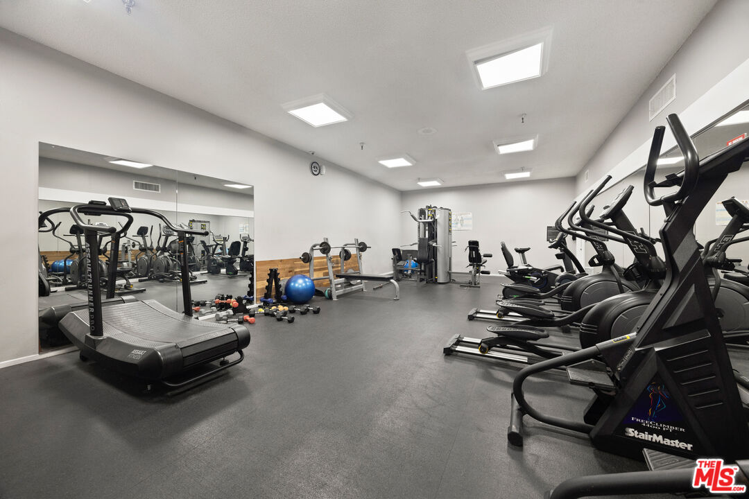 412 N Bellflower Blvd Unit: 306