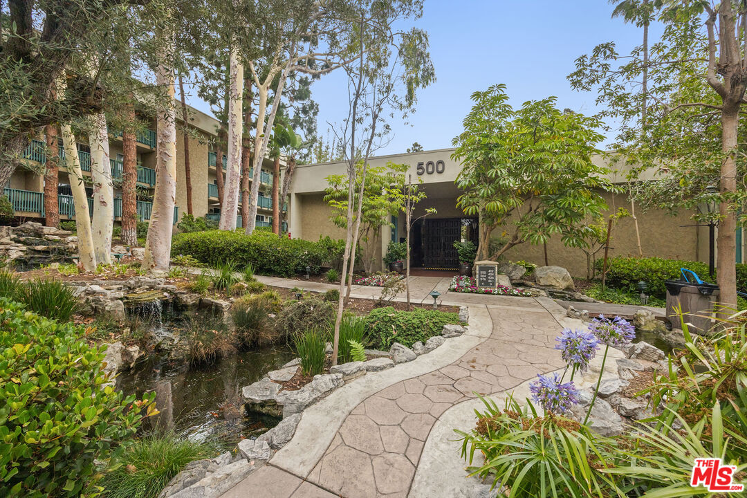 412 N Bellflower Blvd Unit: 306