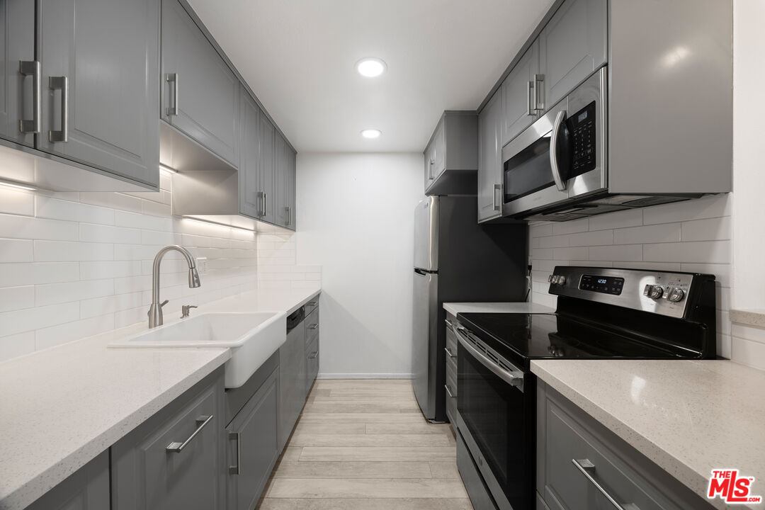 412 N Bellflower Blvd Unit: 306
