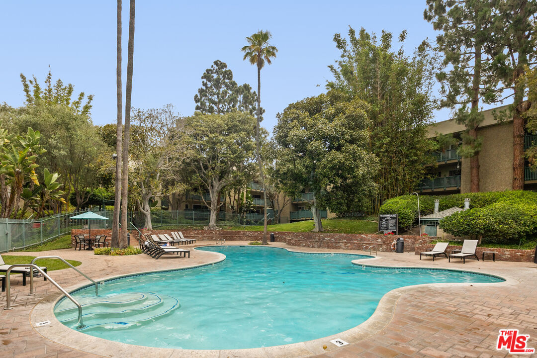 412 N Bellflower Blvd Unit: 306