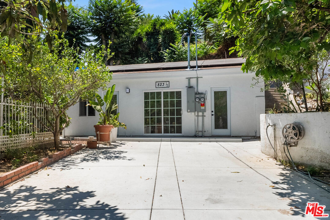 823 Glendale Blvd