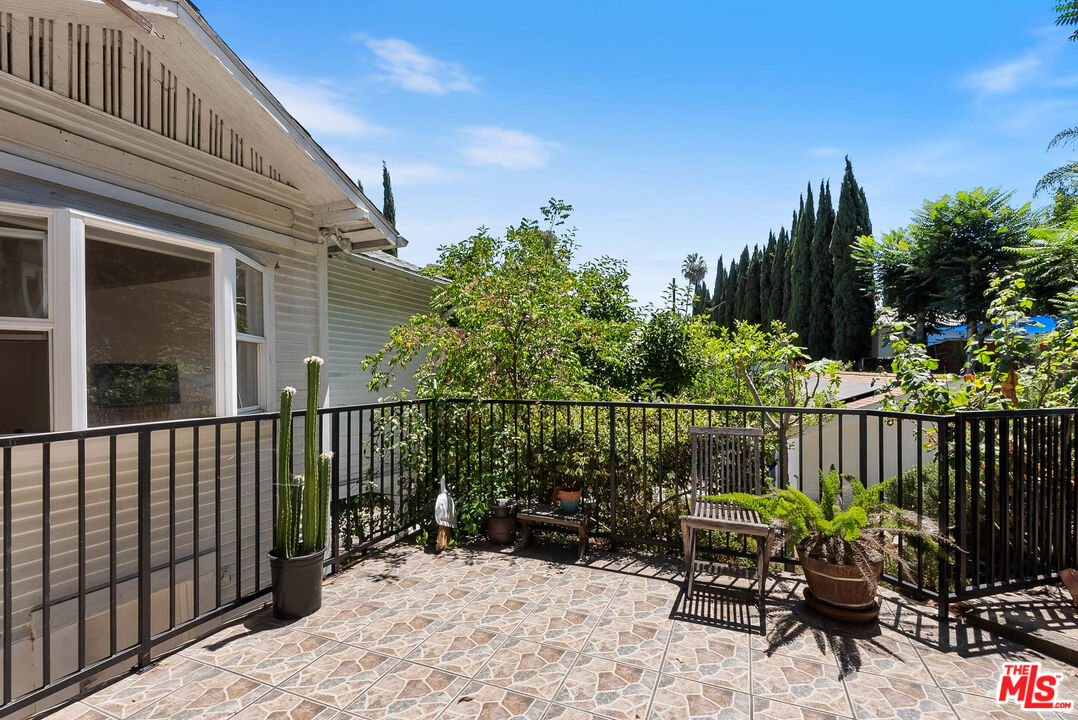 823 Glendale Blvd