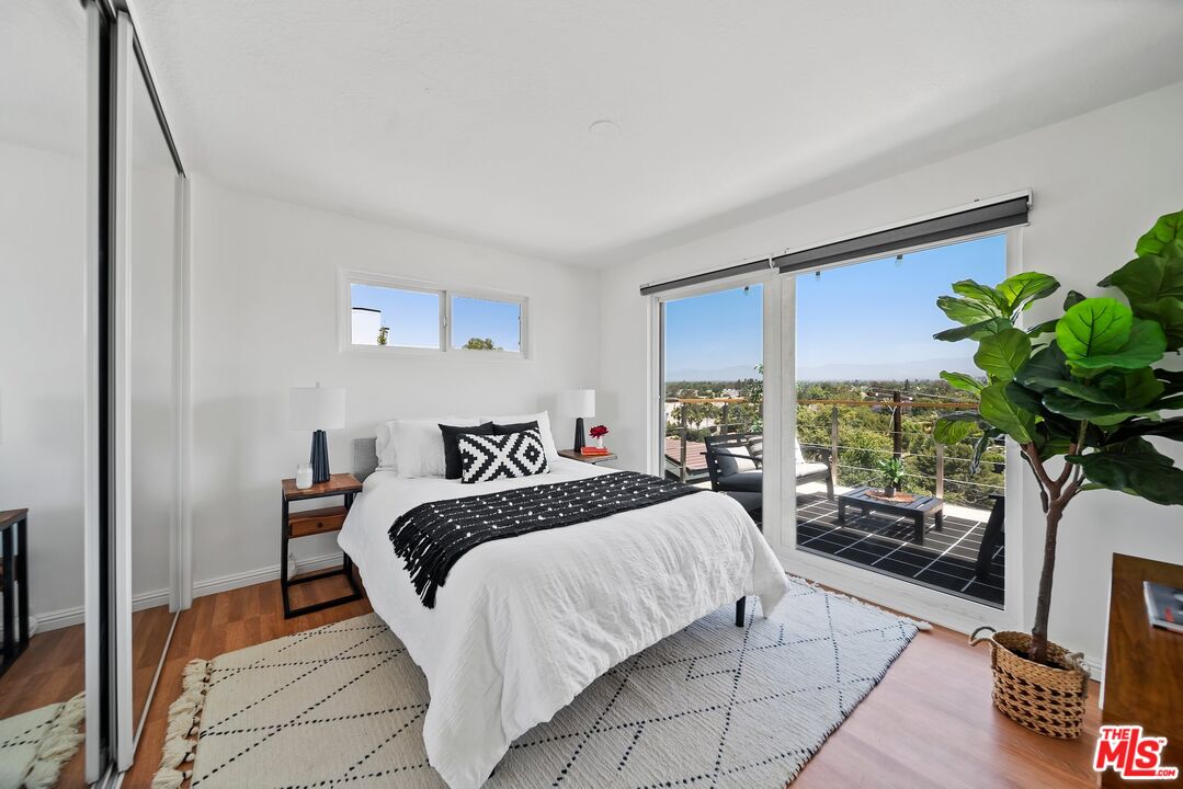 11689 Picturesque Dr