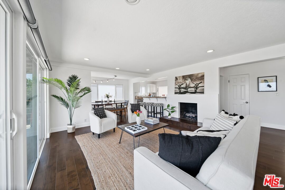 11689 Picturesque Dr