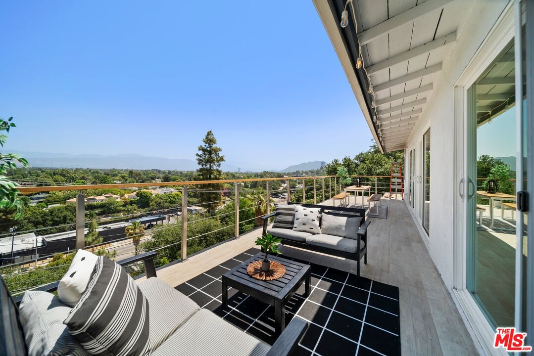11689 Picturesque Dr