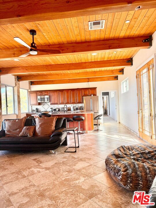 11077 Pacific View Dr
