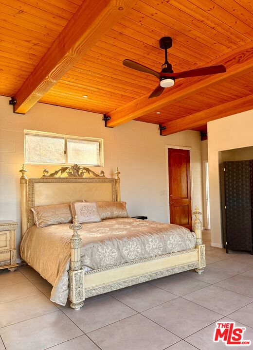 11077 Pacific View Dr