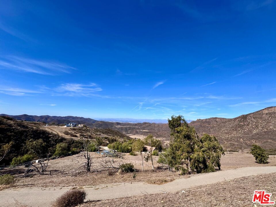 11077 Pacific View Dr