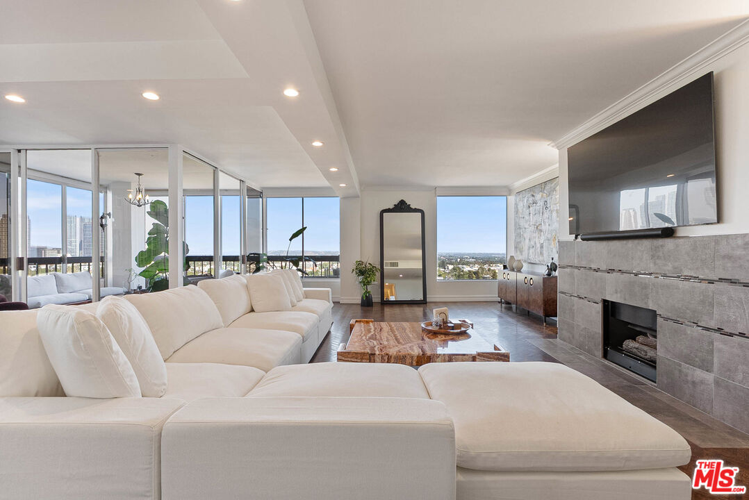 10590 Wilshire Blvd Unit: 1502