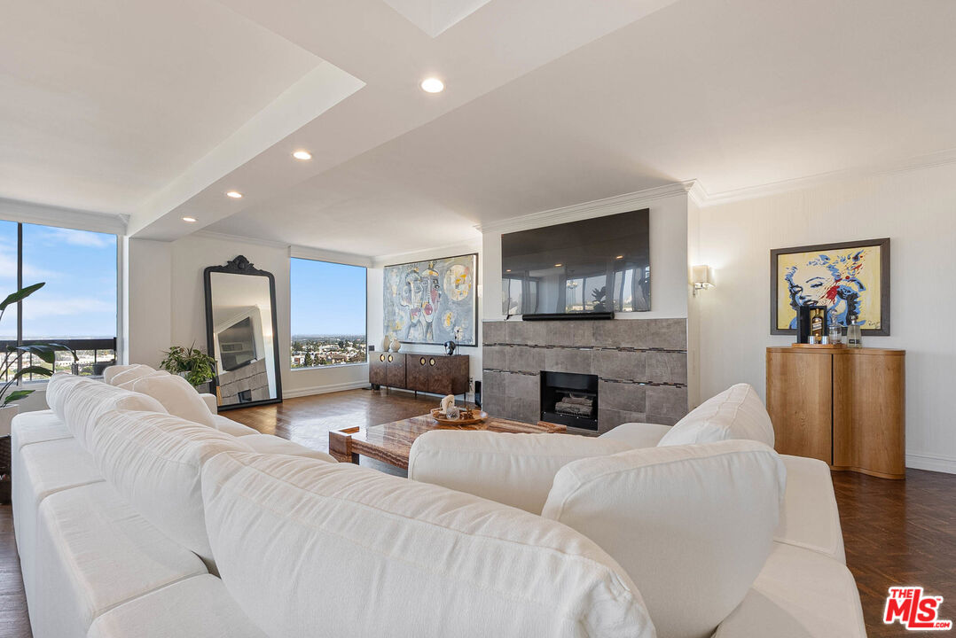 10590 Wilshire Blvd Unit: 1502