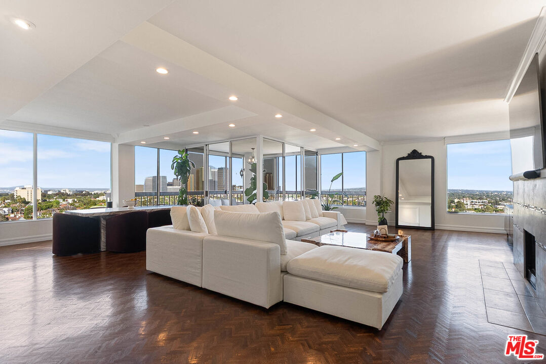 10590 Wilshire Blvd Unit: 1502