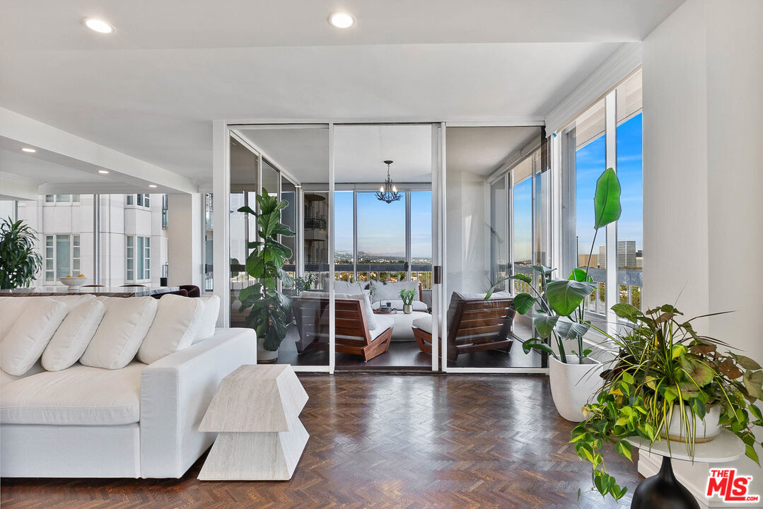 10590 Wilshire Blvd Unit: 1502