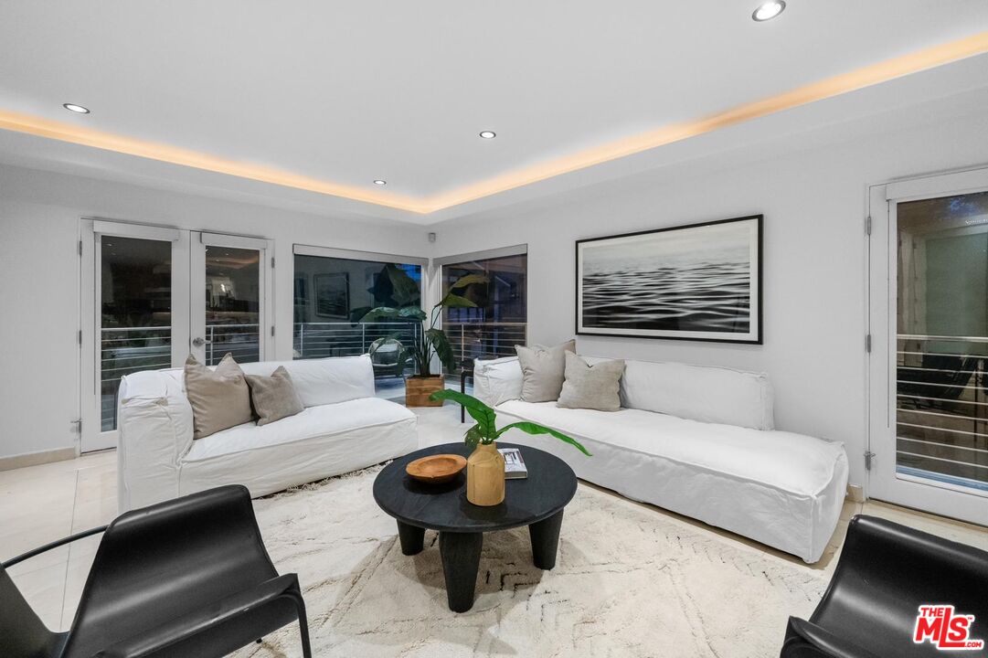 3111 Belden Dr