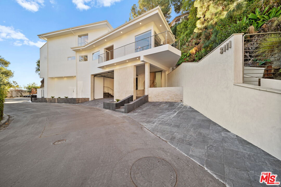 3111 Belden Dr