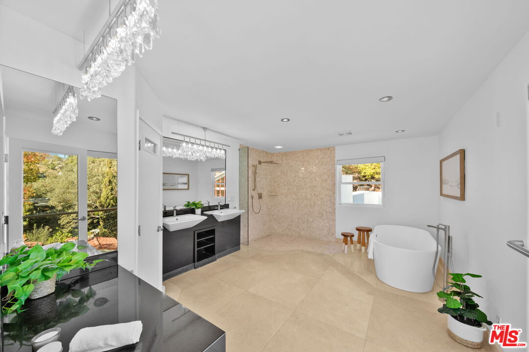 3111 Belden Dr