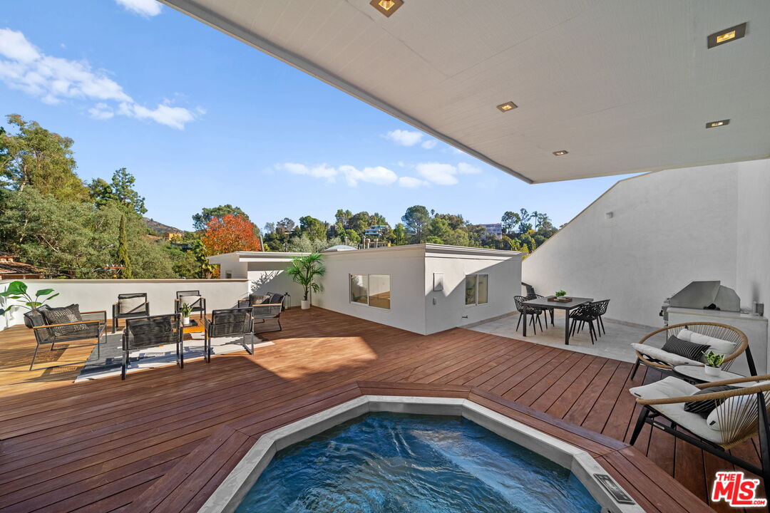 3111 Belden Dr