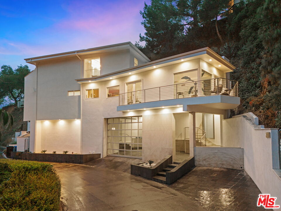 3111 Belden Dr