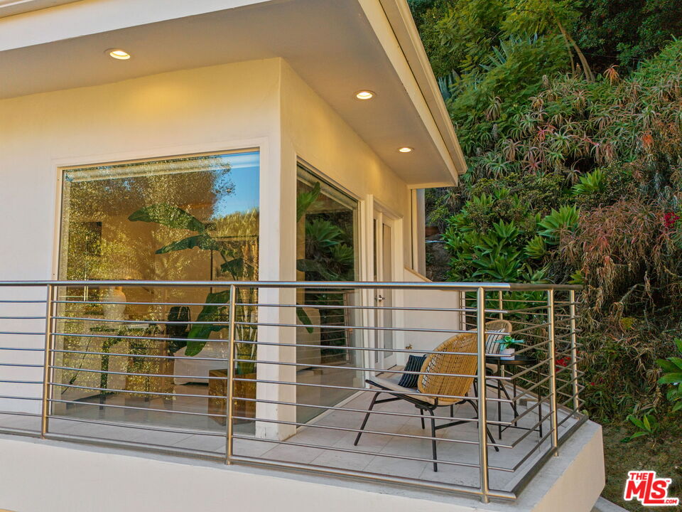 3111 Belden Dr