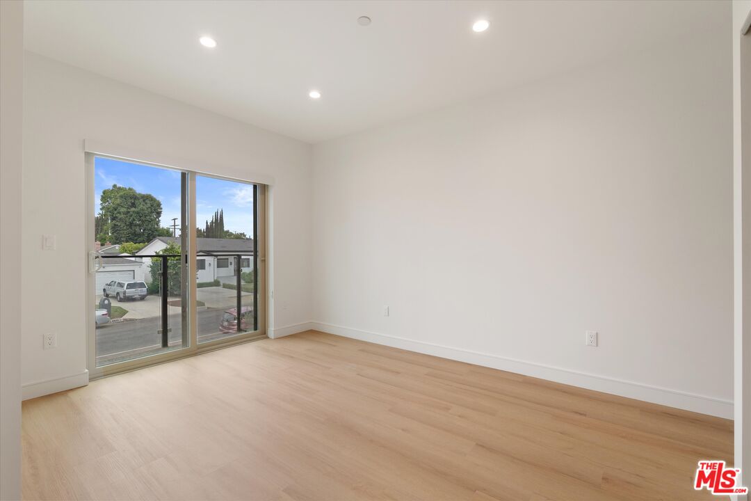 5530 Sunnyslope Ave