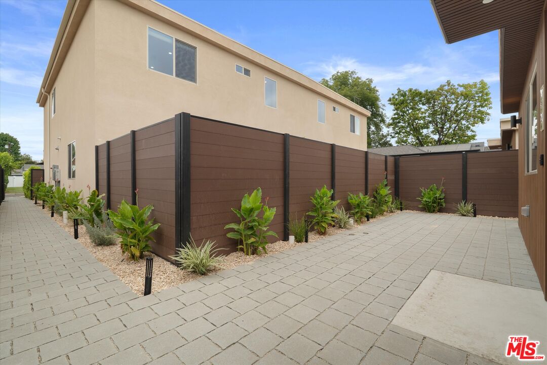 5528 Sunnyslope Ave