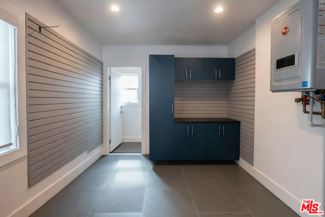 3850 Glenalbyn Dr