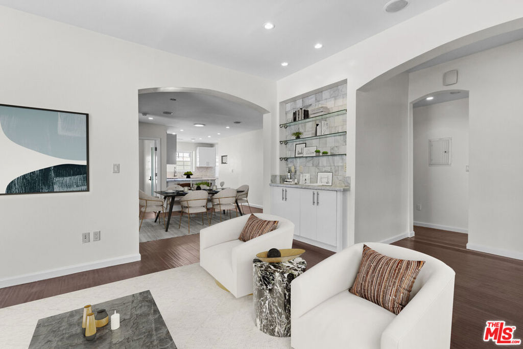 191 S Gardner Street